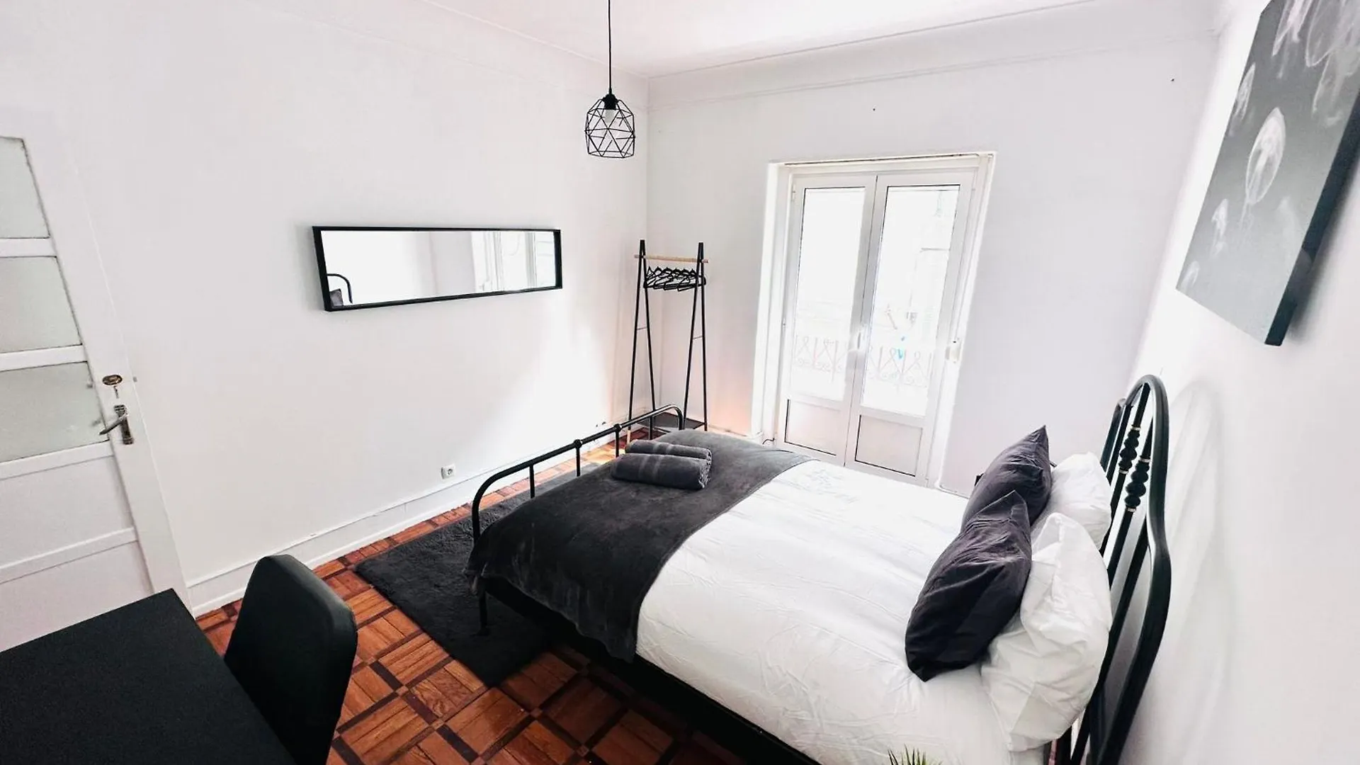 Ostello Central Lisbon Rooms, Best Location For Tourists