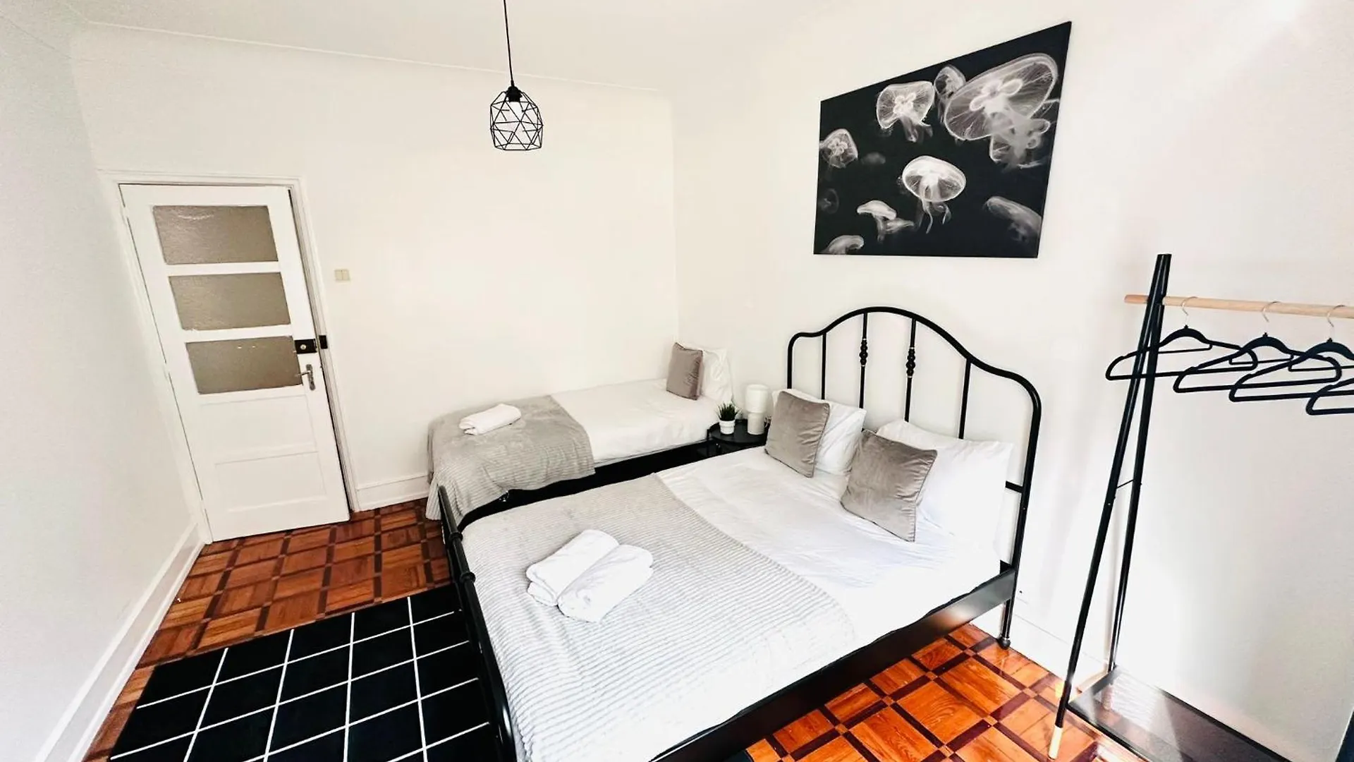 Central Lisbon Rooms, Best Location For Tourists 0*,  Portogallo