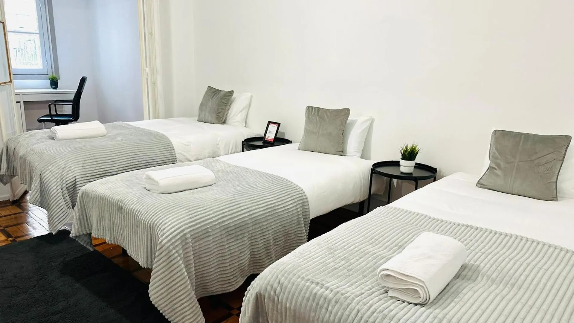 Central Lisbon Rooms, Best Location For Tourists 0*,