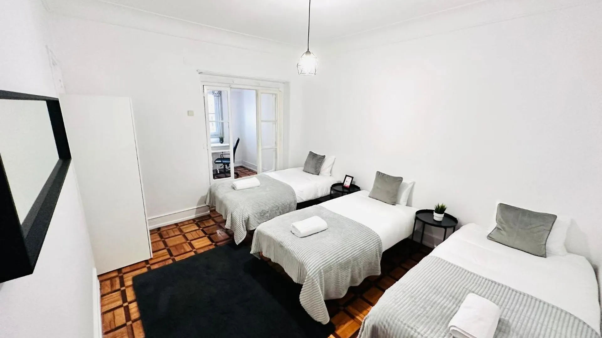 Central Lisbon Rooms, Best Location For Tourists 0*,  Portogallo